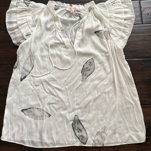 Philosophy White Flutter Sleeve Blouse with Shell Motif